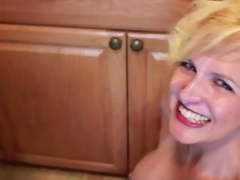 Hot milf the lipstick ring, blowjob